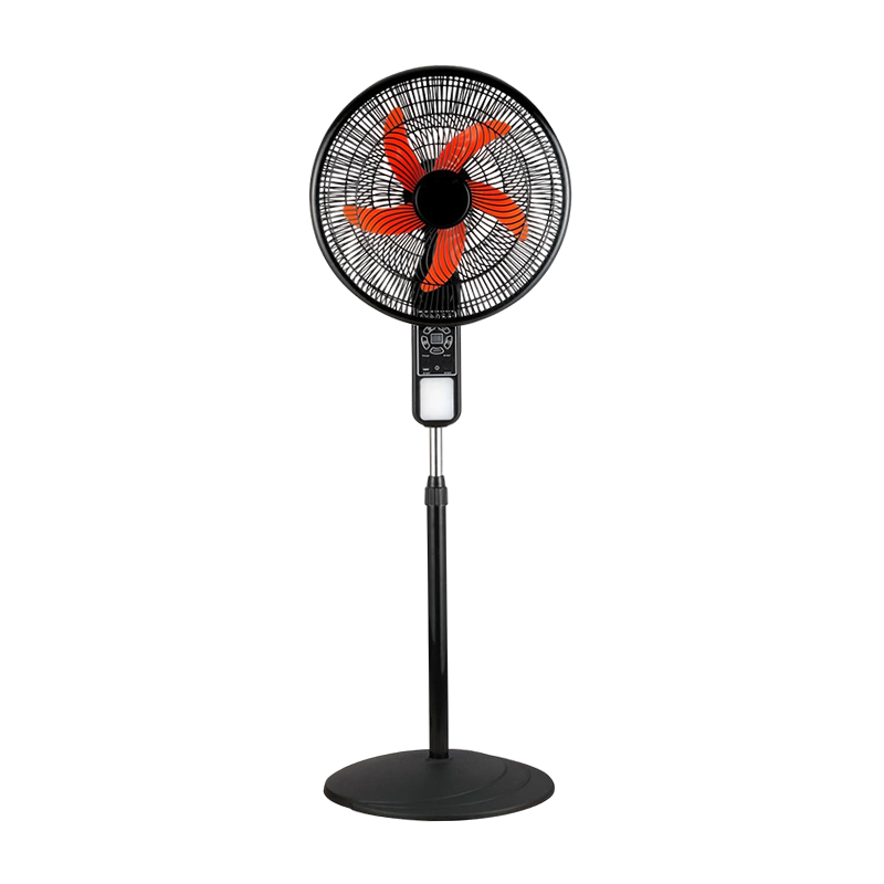 Ventilateur solaire domestique FS-18M 18 pouces avec lampe LED à batterie au lithium et haut-parleur Bluetooth